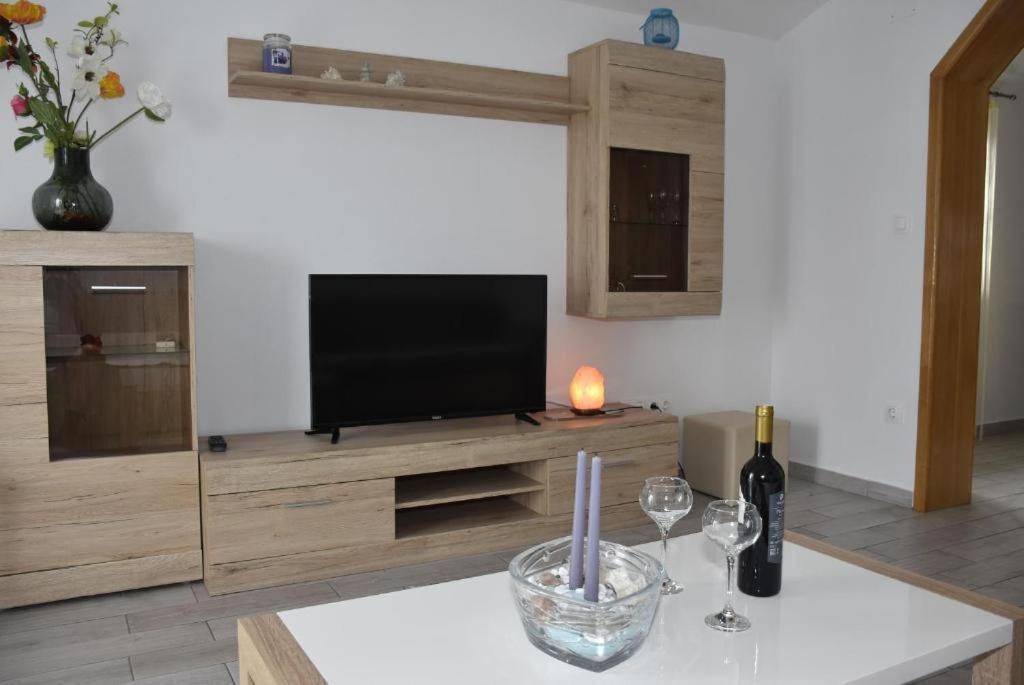 Apartmani Mira Klenovica Ngoại thất bức ảnh