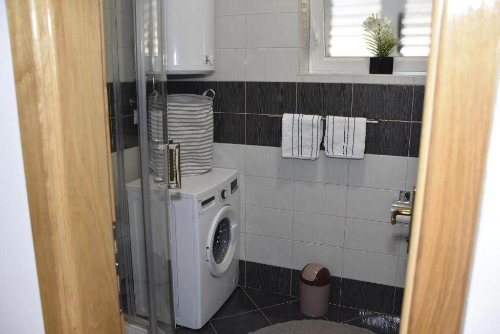 Apartmani Mira Klenovica Ngoại thất bức ảnh